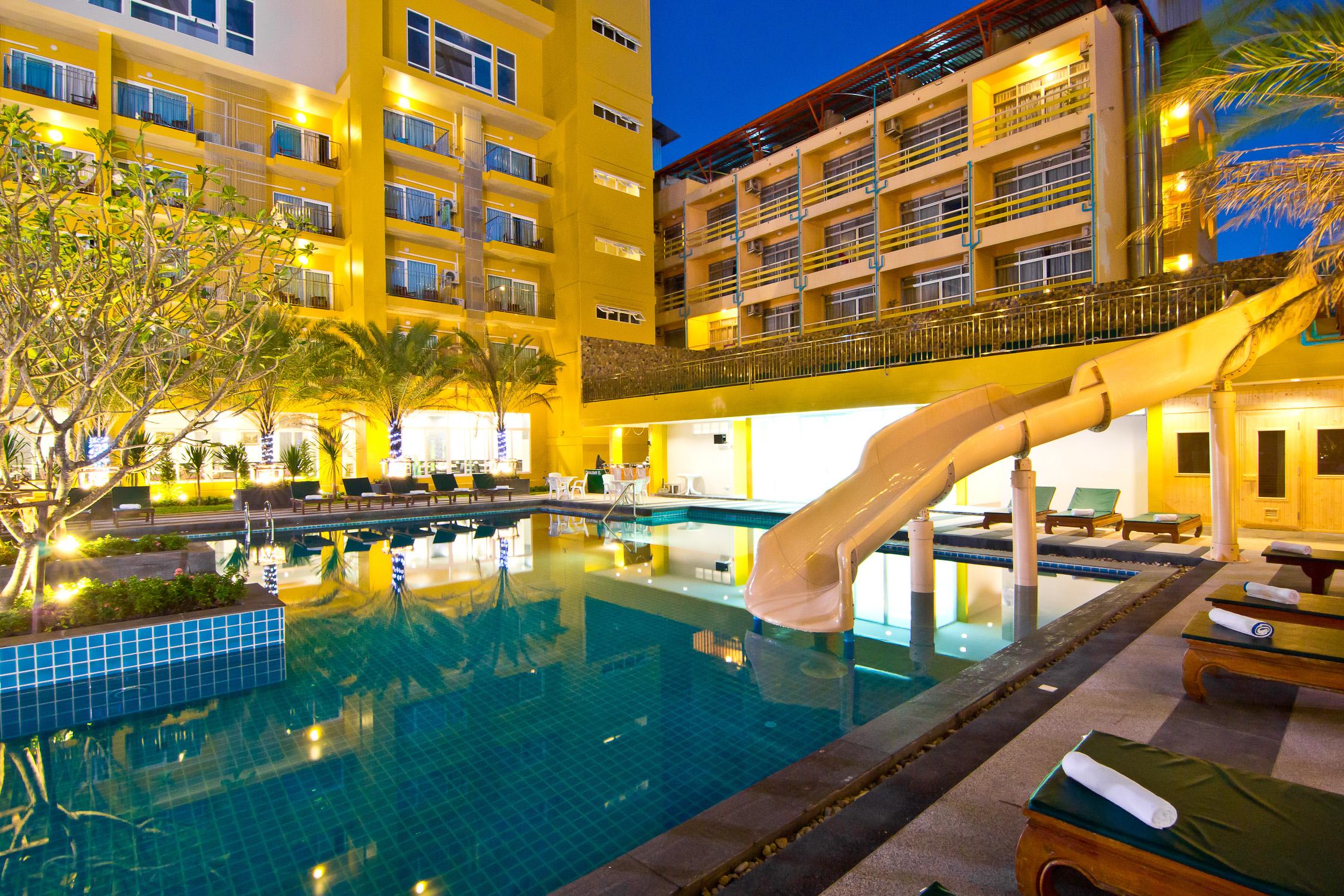 Bella Express Hotel Pattaya Exterior photo